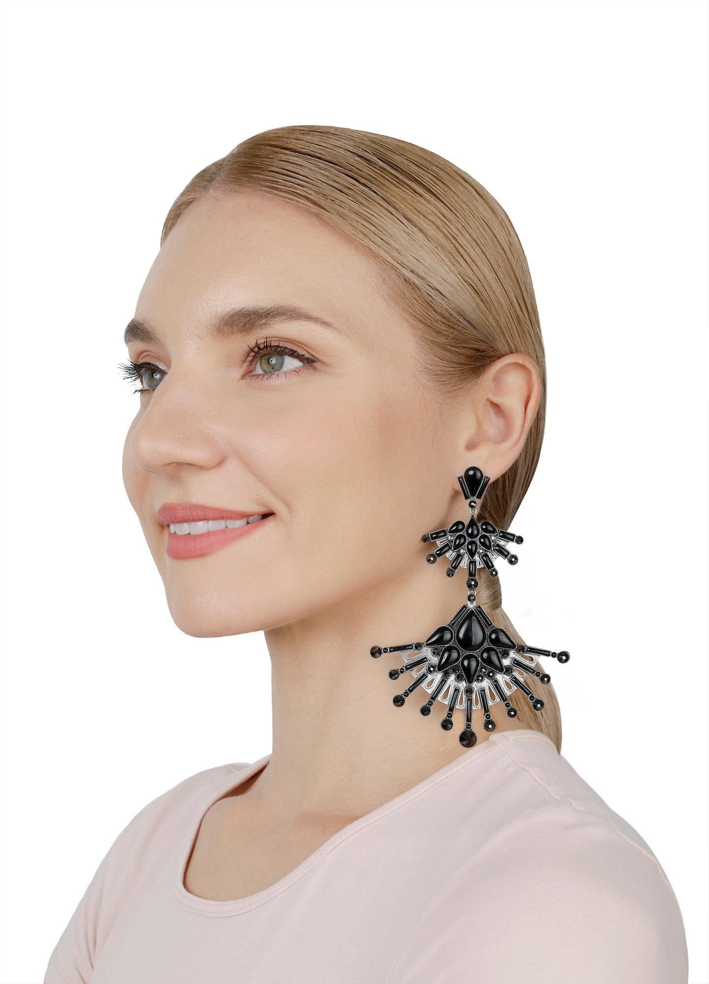 image for Earring stud dangling Geisha Dark Desires Black size L